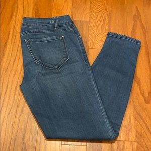Adorable Skinny jeans size 2/ 26